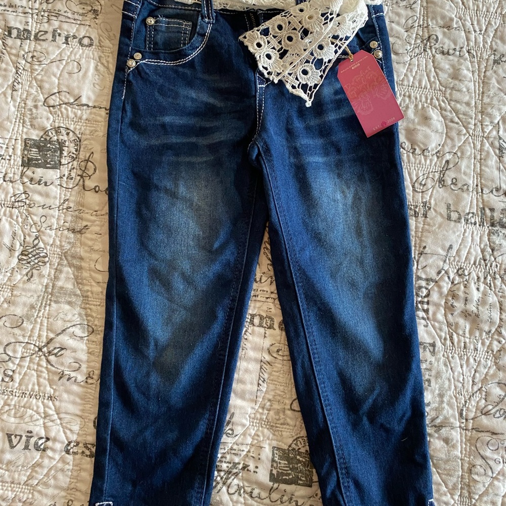 Size 10 girls wallflower capris. New
